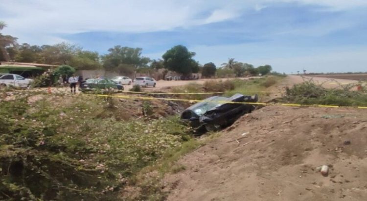 Mueren padre e hijo en accidente automovilístico