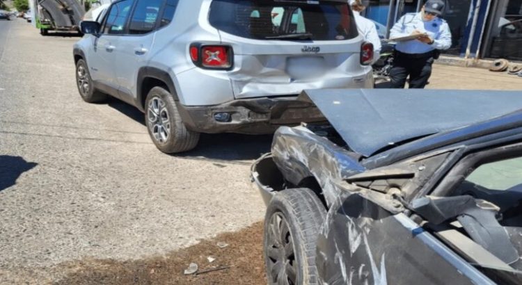 Accidente tipo carambola en Belisario Domínguez y Venustiano Carranza