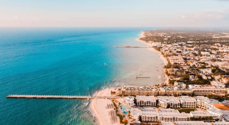 Playa del Carmen y la Unesco acuerdan plan de cooperación para preservar el patrimonio cultural del municipio