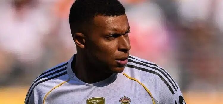 Mbappé se mide al PSG por primera vez tras su marcha: el ‘triángulo’ amoroso se cierra en Nueva Jersey Mbappé se mide al PSG por primera vez tras su marcha: el ‘triángulo’ amoroso se cierra en Nueva Jersey