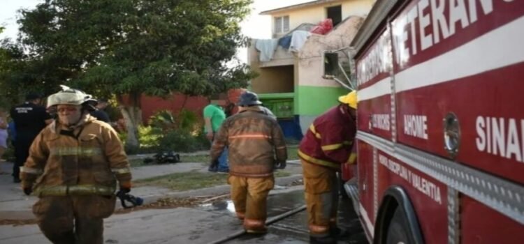 Bomberos de Los Mochis atendieron 131 reportes de incendios en julio Bomberos de Los Mochis atendieron 131 reportes de incendios en julio