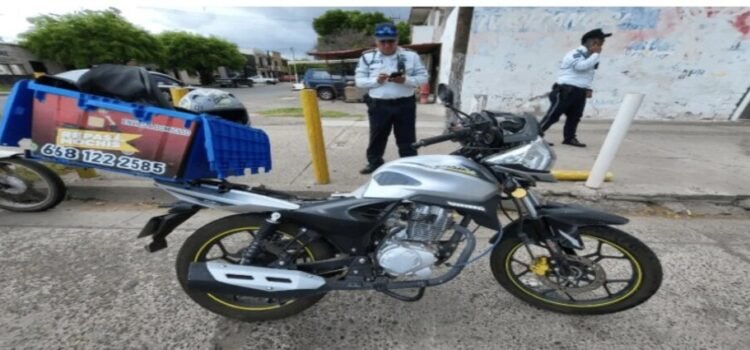 Motociclista resulta herido tras choque con vagoneta en Los Mochis Motociclista resulta herido tras choque con vagoneta en Los Mochis