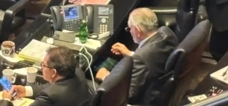 Prefiere Adán Augusto ver la Champions League que atender la sesión del senado Prefiere Adán Augusto ver la Champions League que atender la sesión del senado